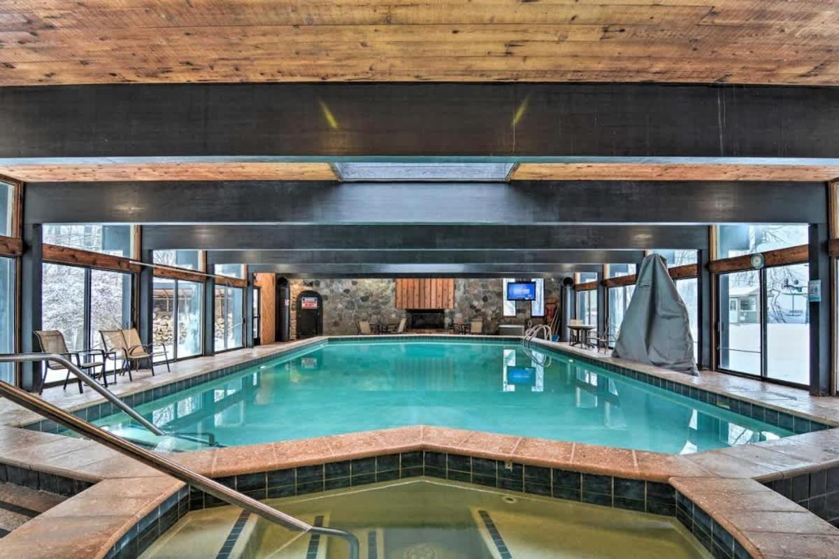 Top Floor Luxury, Sauna, Private Pool, Lake Bellaire Beach, 5 Beds, 4 Full Bath Exterior foto